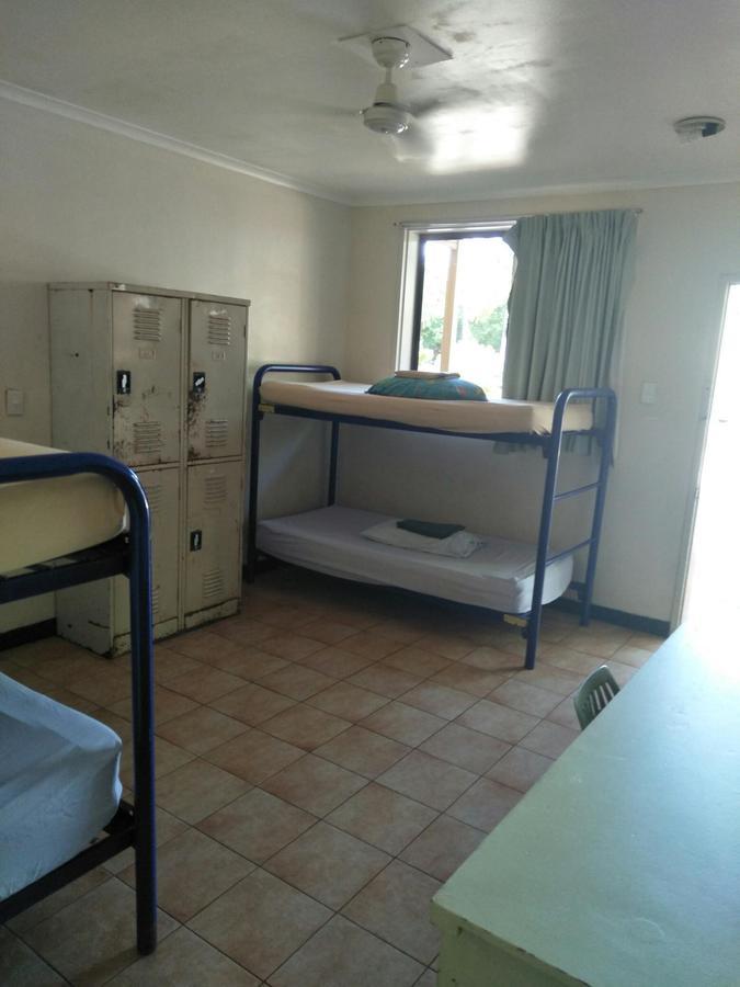 Palm Court Backpackers Hostel Katherine Kültér fotó