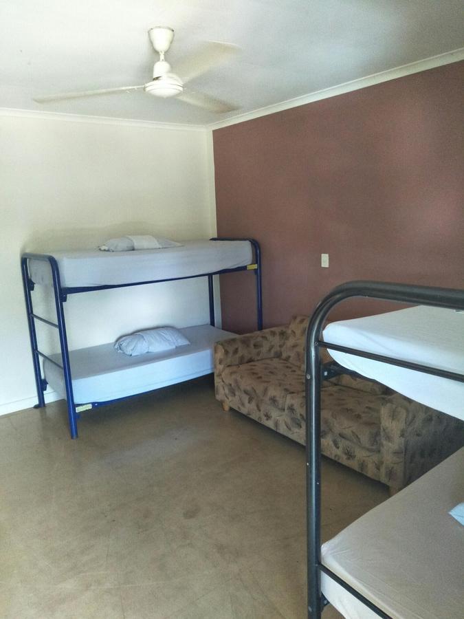 Palm Court Backpackers Hostel Katherine Kültér fotó